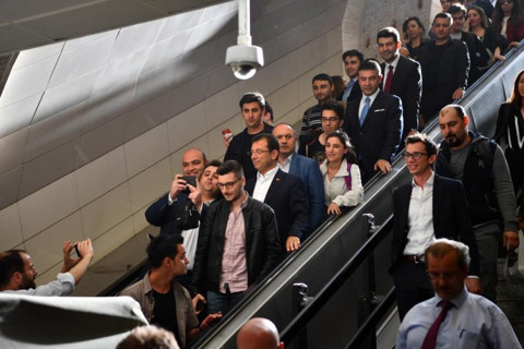 Maslak Metrosu'nda İmamoğlu izdihamı