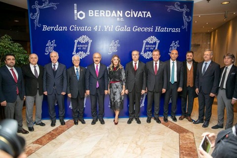 Vahap Seçer: Mersin'de uluslararası havaalanına ihtiyaç var