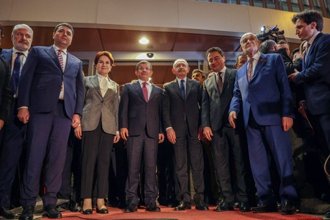 Meral Akşener'in dönüşü sosyal medyayı salladı: 'Bu hikayede yanan Ersan Şen oldu'