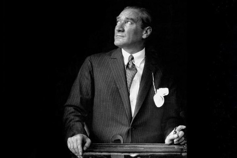 Yapay zeka ile çizildi: Atatürk günümüzde yaşasaydı nasıl görünürdü?