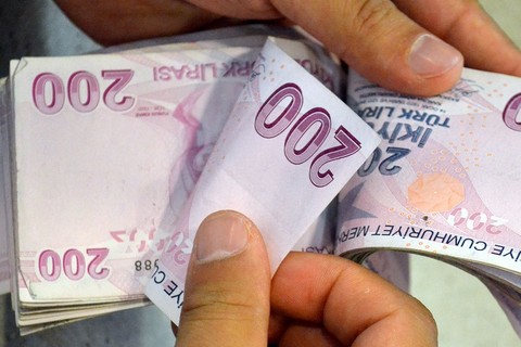SGK uzmanı tek tek açıkladı: EYT'li olup emekli olamayanlar dikkat!