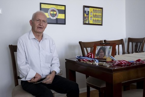 "Baba buradayım bugün" sözleri duygulandırmıştı: Gizem Örge'nin babası şampiyonluk sonrası konuştu