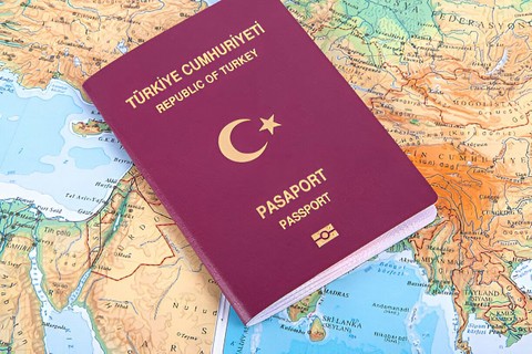Girişleri Durdurdular! Türk Vatandaşlarına 2 Yıl Boyunca Vize Verilmeyecek