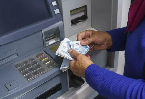 En Düşük Emekli Aylığı Zammına Sosyal Medyada Tepki Yağdı