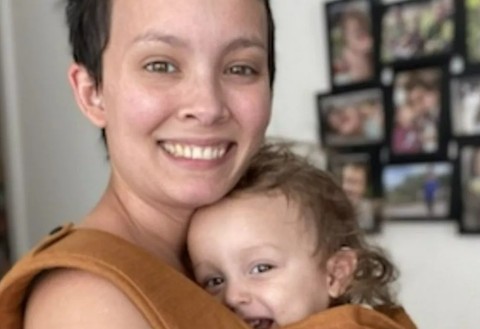 'Çocuklarımın kum yemesine izin veriyorum' diyen anne tartışma yarattı