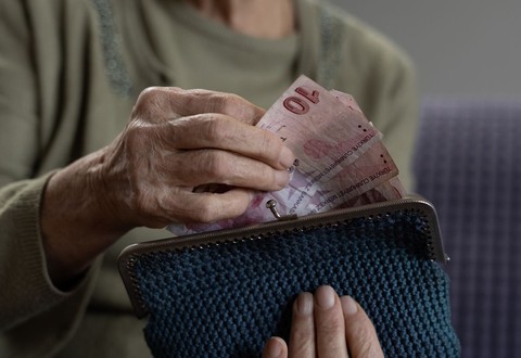EMEKLİ ZAMMI 2025 TABLOSU! Kök ve Taban Aylıkta Tek İhtimal! Refah Payı Yok, Eşitleme Formülü Gündemde