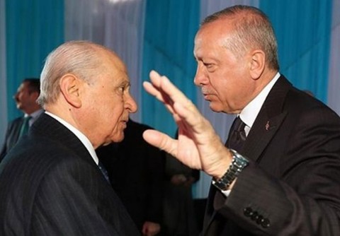 'Sürtük' çıkışına tepkiler sürüyor: Erdoğan ile Bahçeli'nin 2009'daki 'küfür' kavgası hatırlatıldı