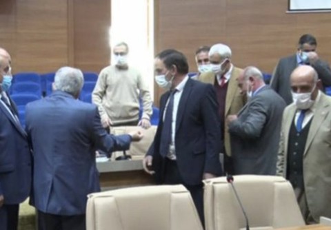İl genel meclisinde gergin anlar: MHP'liler, AKP'lileri protesto etti; 'Sizin Cumhur İttifakınız bu mu?'