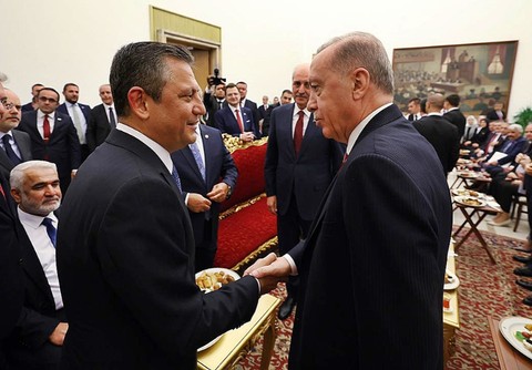 Özgür Özel'den Erdoğan'a dikkat çeken hediye