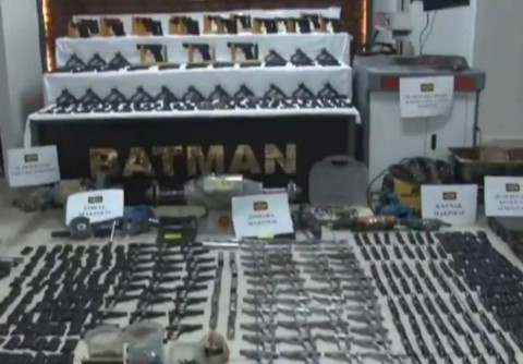 Batman’da Mercek-18 operasyonu: 4 şüpheli yakalandı, 121 ruhsatsız silah ele geçirildi