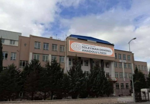 4 öğretmen onu tacizle suçlamıştı: Eski AKP'li vekil adayı müdür, başka okula tayin edildi!