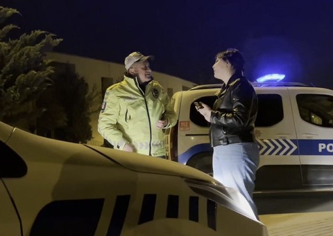 Polis tarafından durduruldu, 'Mesut Komiserimi istiyorum' dedi