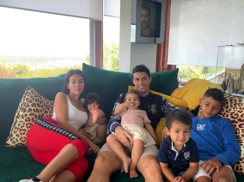 Ronaldo'nun sevgilisine verdiği harçlık dudak uçuklattı!