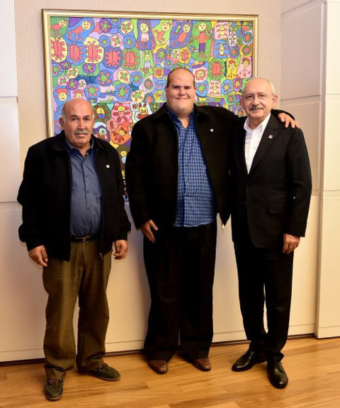 Kılıçdaroğlu, engelli ressam Muhammed Yalçın ile buluştu