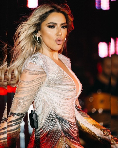 Aşk yaşıyorlar iddiası: Hadise Galatasaray maçına Icardi için gitmiş!