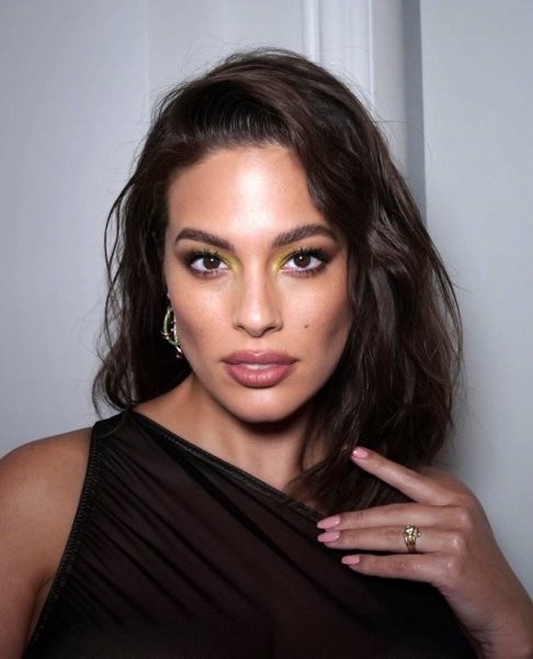 Hamile model Ashley Graham'dan olay paylaşım! Eşine çıplak poz verdi - Resim: 8