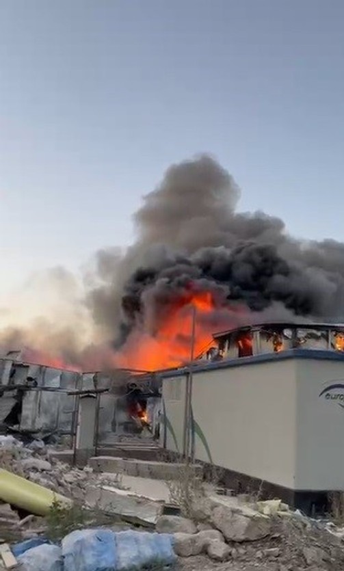 Hatay'da Korkutan Yangın: İşçilerin Kaldığı Yatakhane Alevlere Teslim Oldu - Resim : 1