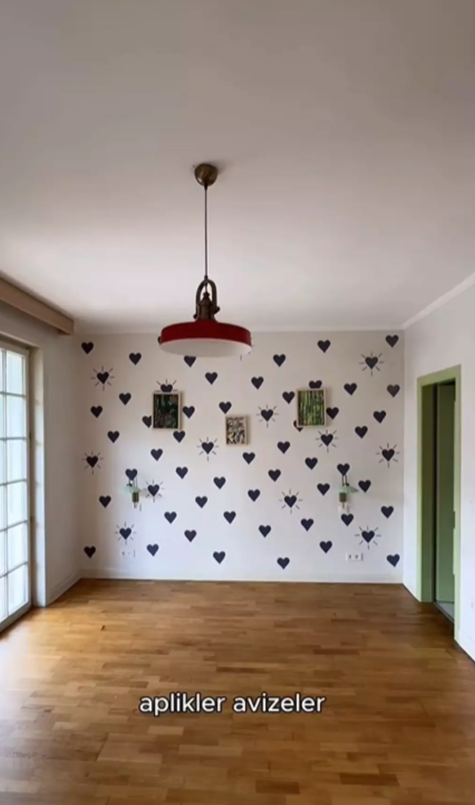 Berfu ve Eser Yenenler’in Yeni Evine Sosyal Medyada Eleştiri Yağdı: ‘Kreş mi Burası?’ - Resim : 4