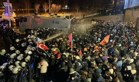 Ankara'da ODTÜ'ye Çıkan Yollar Kapatıldı