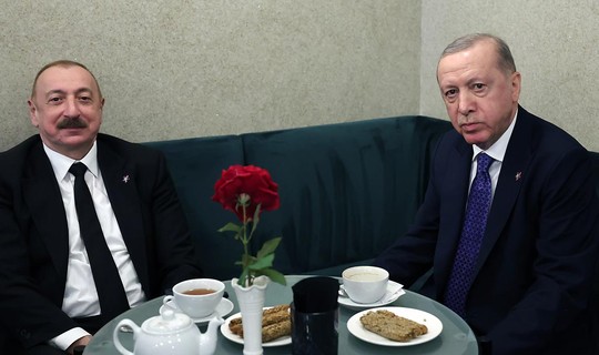 Cumhurbaşkanı Erdoğan, Azerbaycan Cumhurbaşkanı Aliyev ile Görüştü
