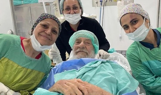 Ameliyat Olan Yeşilçam Yıldızı Ahmet Mekin'den İlk Fotoğraf! İşte Son Durumu...