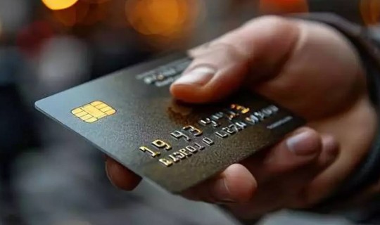 Kredi Kartı Kullanımında Yapılan Bu Büyük Hata Borçları Katlıyor