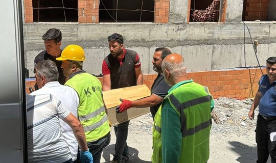Bağcılar'da Korkunç Cinayet! Babasını Öldürüp Teslim Oldu