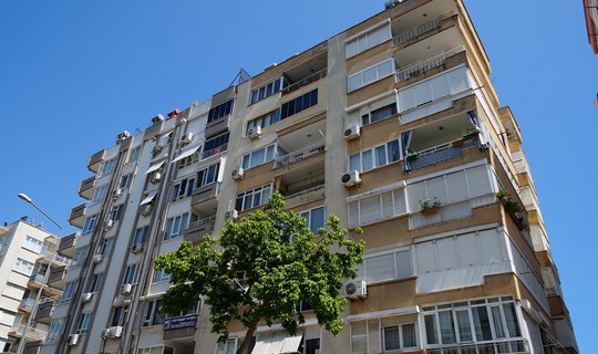 Antalya'da 7 Katlı Apartmanda Büyük Panik! Herkes Deprem Sandı, Gerçek Sabah Ortaya Çıktı