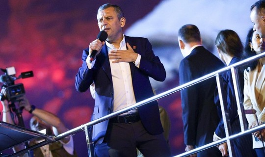 CHP Lideri Özgür Özel'den Amasya'da Erken Seçim Çağrısı