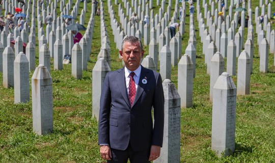Özgür Özel'den Srebrenitsa Katliamı İçin Anma Mesajı... 'Unutulan Soykırım Tekrarlanır'