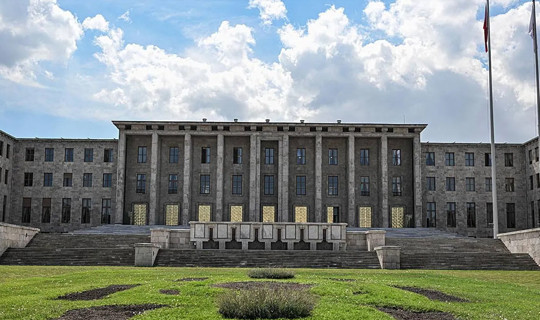 Meclis'teki Cinsel İstismar Skandalında 3 Tutuklama