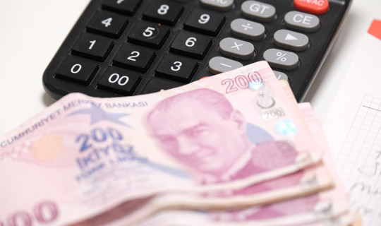 Milyonların Gözü 18 Aralık'ta! Kapalı Zarfla Verdiler: İşte TÜRK-İŞ'in Asgari Ücret Talebi