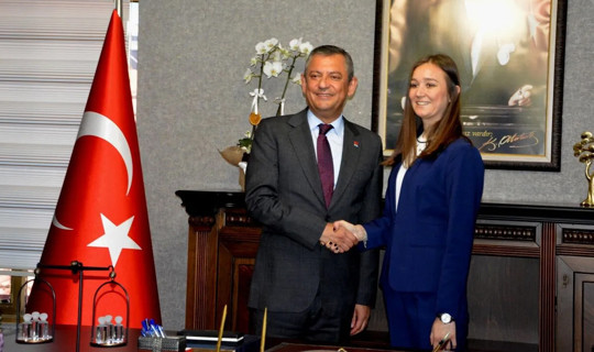 Özgür Özel'den Duygu Yüklü 'Gülşah Durbay' Mesajı: 'Bu Nasıl Sınav, Nasıl Dayanılır?'