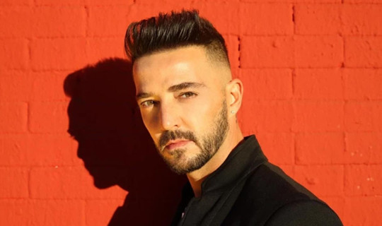 Ünlü Şarkıcı Gökhan Özen, 5 Aydır Kabusu Yaşıyor! Uzaklaştırma Kararı Aldırdı