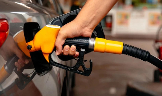 Araç Sahipleri Dikkat: Akaryakıta Zam Değil İndirim Geliyor! Tabela 1 Haftada İkinci Kez Değişiyor