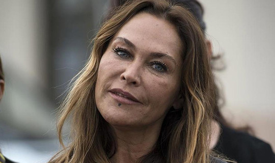 Hülya Avşar Parayı Aldı, Davadan Vazgeçti