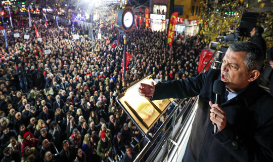 Özgür Özel'den 'Seçim' Mesajı: 'Bir Yeni Yıl Hediyem Var'