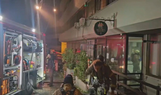 Beyoğlu'nda Korkutan Otel Yangını!