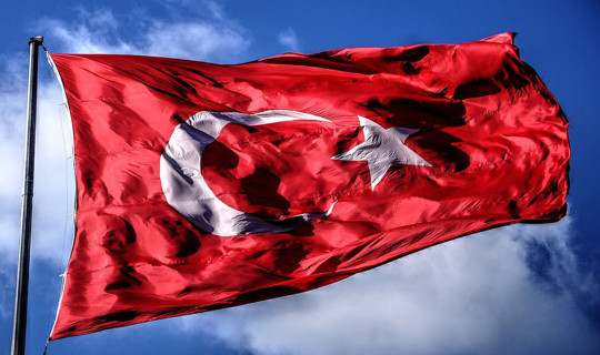 Milli Eğitim Bakanlığı duyurdu: Okullar Türk bayraklarıyla donatılacak