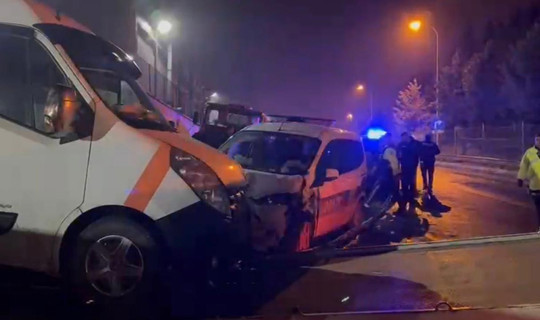 Sultanbeyli'de Trafik Kazası, 2'si Polis 3 Yaralı