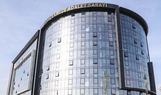 Küçükçekmece Adliyesi Karıştı: Avukat, Hakime Saldırdı