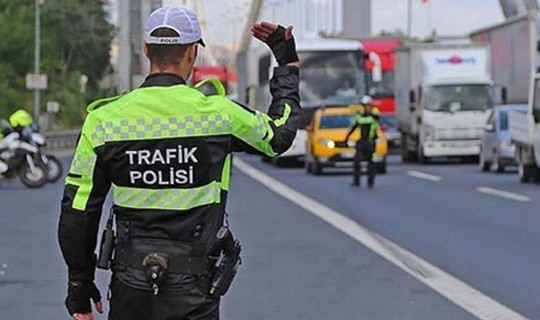 Trafik Kanun Teklifi TBMM’de Kabul Edildi: Kırmızı Işık, Konvoy, Makas, Takip... Cezalar Artıyor