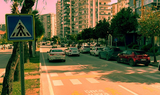 Yaya Geçidinde Dehşet! Bebek Arabasına Çarptı, 1,5 Yaşındaki Bebeği Ezdi