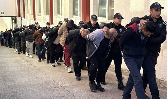 10 İlde 600 Polisle Düğmeye Basıldı: Reçete Skandalında Doktor ve Eczacılara Kelepçe