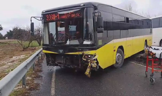 İstanbul Büyükçekmece'de İETT Kazası: Yaralılar Var
