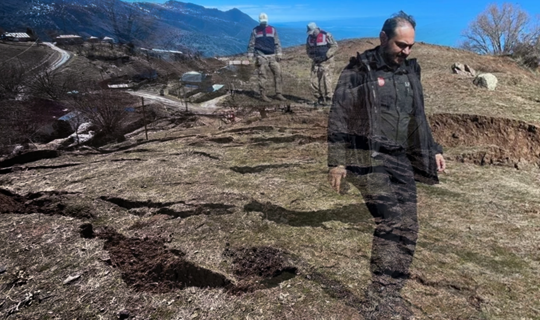 Bu köy 67 Yıldır Kayıyor: Valilik Olayın Aslını Paylaştı