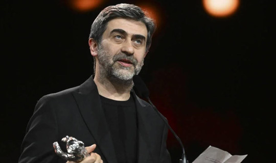 Emin Alper’e Berlinale’den Gümüş Ayı Ödülü: Konuşması Geceye Damga Vurdu