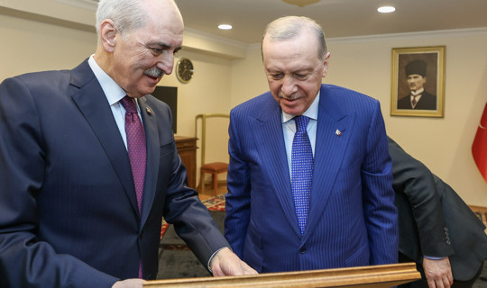 Numan Kurtulmuş'tan Cumhurbaşkanı Erdoğan'a Sırrı Süreyya Önder Fotoğrafı