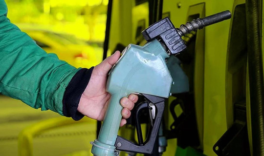 Araç Sahiplerine Şok: Akaryakıtta Çifte Zam Geliyor! Tabela Yine Değişiyor