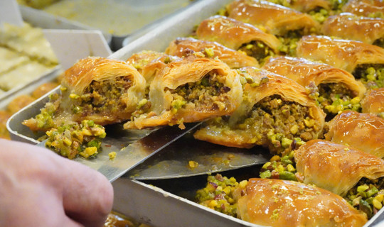 Hayaller Fıstık, Gerçekler Bezelye! Baklavadaki Büyük Hileye Dikkat: Bayramda Ağzınızın Tadı Kaçmasın